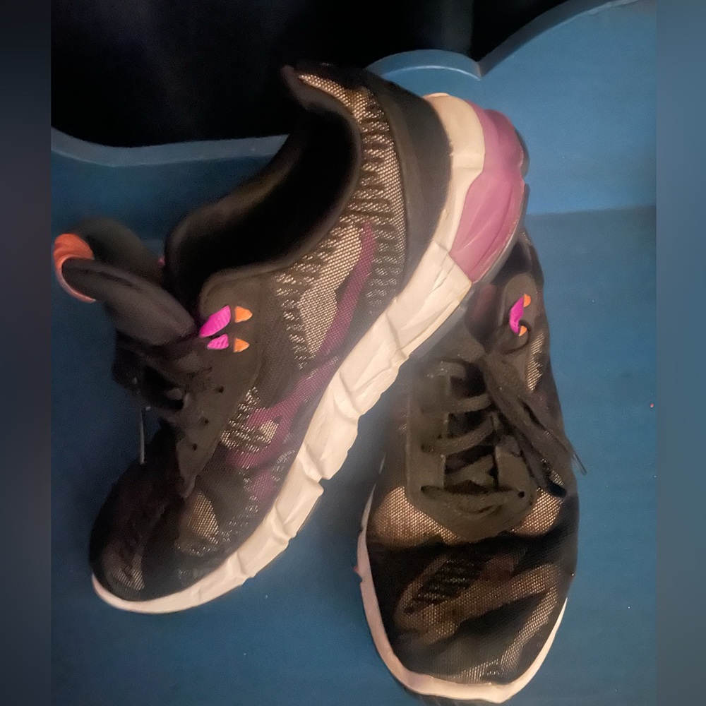 Women’s Asics athletic shoes